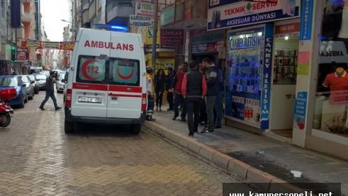 Emekli Öğretmen Evinde Ölü Bulundu