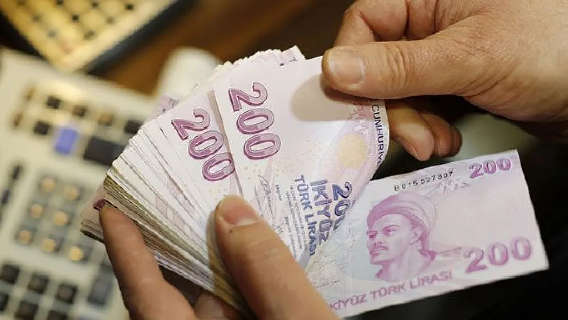Emeklilerin banka hesabına geri ödemesiz 1.750 TL yatmaya başladı! Bugün ödemeler başladı: Tüm emekliler alabilecek