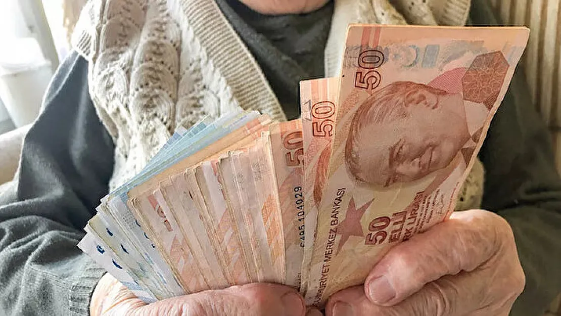 Emeklilerin yeni tartışması gitgide büyüyor: 'Emekli promosyonu haczedilebilir mi, haczedilemez mi?' İşte uzmanların verdiği o cevaplar…