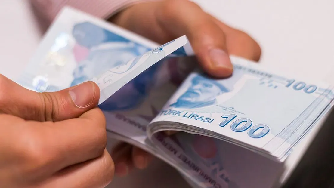 Emeklilikte Yaşa Takılanlar Dikkat! Ünlü Ekonomistten Flaş Açıklama: EYT İçin Tarih Verildi!