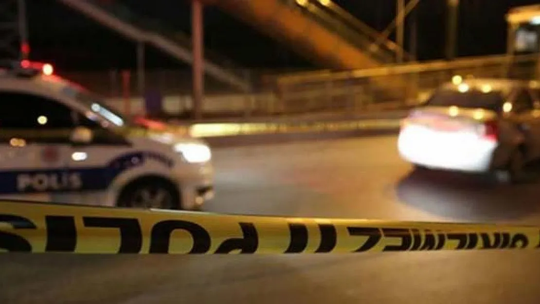 Emniyet Binası Önünde Hareketli Dakikalar! Canlı Bombayım Diyen Şahıs Vuruldu