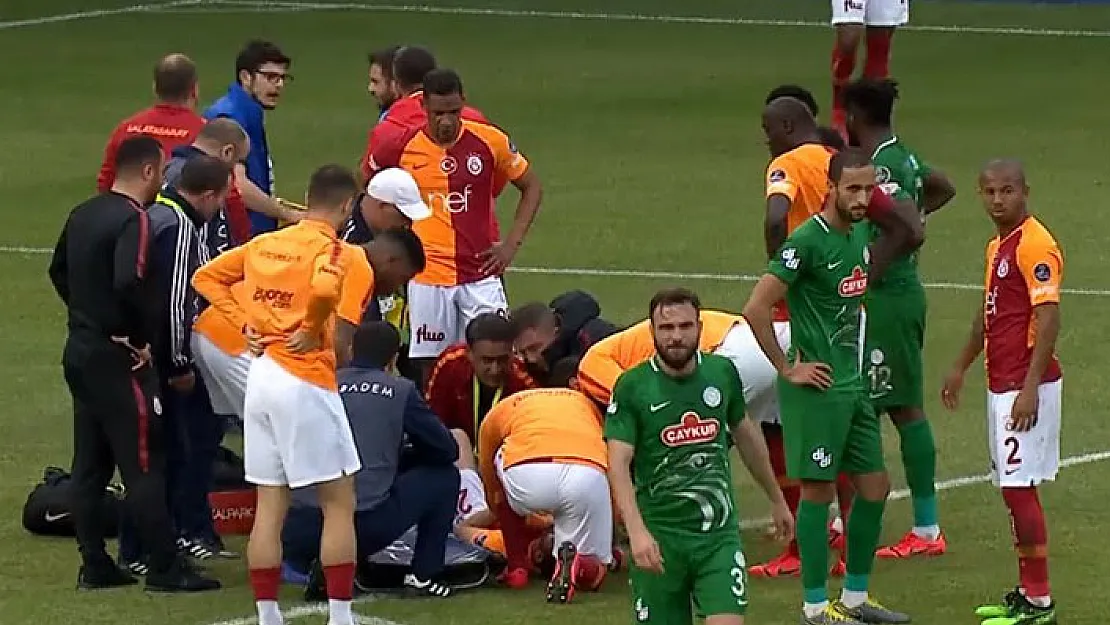 Emre Akbaba'nın Ayağı Kırıldı! Emre Akbaba'nın Sağlık Durumu Nasıl?