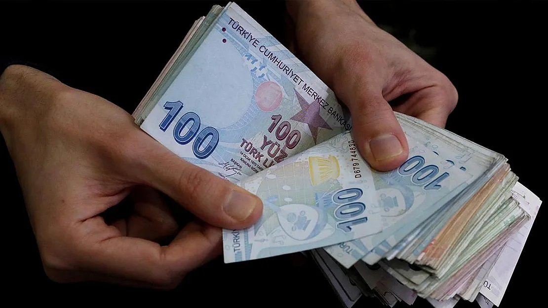 En düşük faizle kredi veren İş Bankası en az 3 bin TL'den 3 ay geri ödemesiz kredi veriyor!