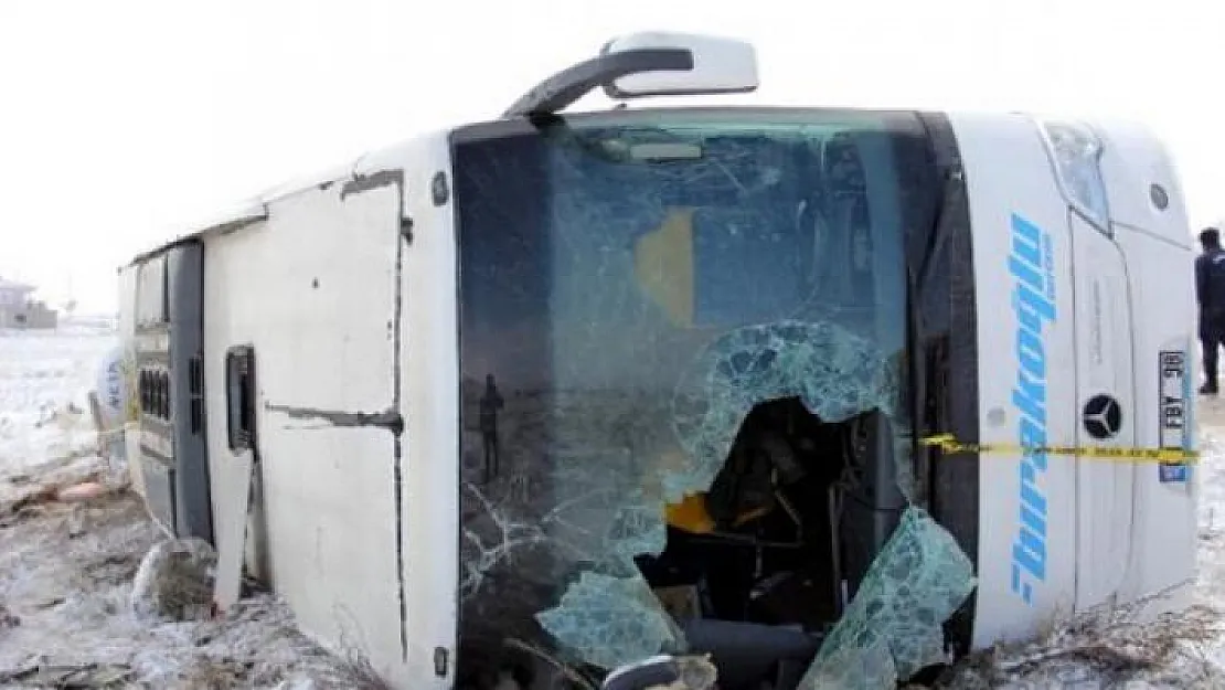 Erciyes Kayak Merkezi'ne gidenleri taşıyan otobüs devrildi! 43 yaralı var