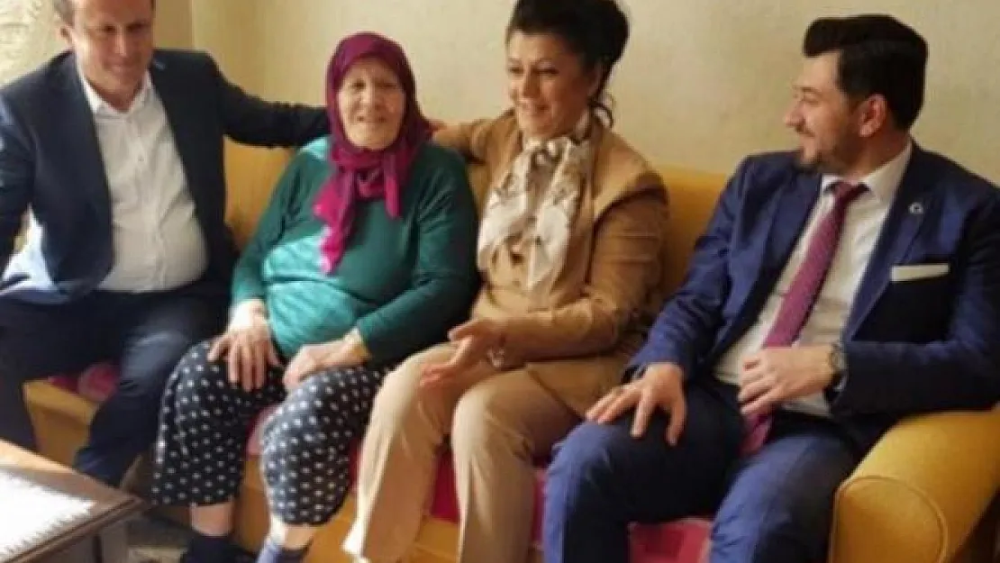 Erdoğan'ın başdanışmanı, seçim ziyareti adı altında gittiği ev kendi evi çıktı