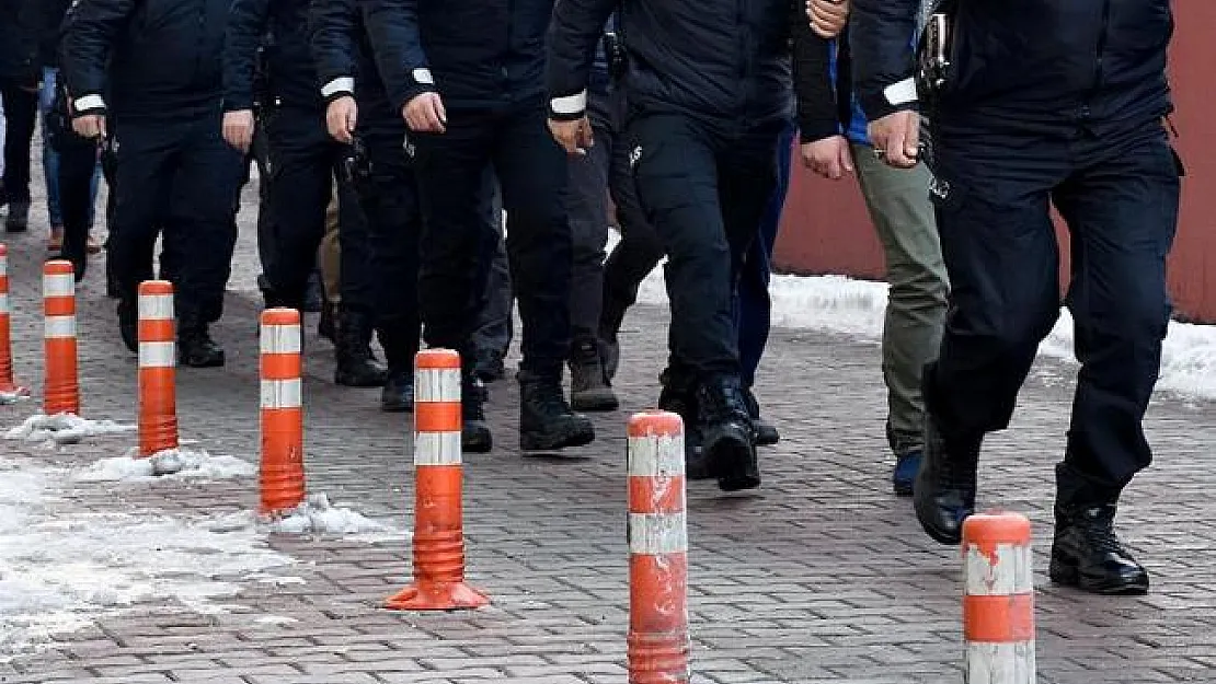 Eski bakanlık çalışanı 34 kişiye FETÖ soruşturması kapsamında gözaltı kararı