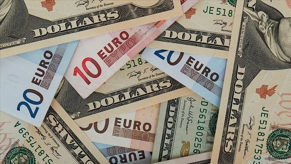Euro/Dolar Paritesinde Flaş Gelişme! 20 Yılın Ardından İlk Kez 1'in Altına Geriledi