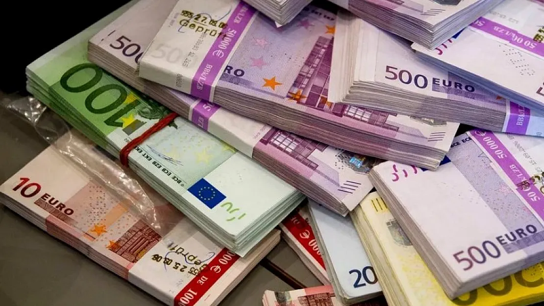 Euro tüm zamanların rekorunu kırdı! 1 Euro kaç TL oldu? Dolar kuru 4 Nisan 2023