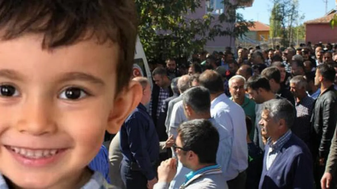 Ev kazası deyip geçmeyin! Üzerine televizyon düşen 4 yaşındaki çocuk öldü!