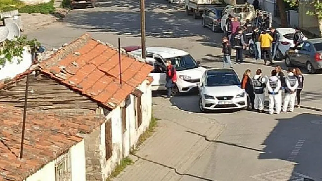 Evinde uyuşturucuyla yakalanan adamdan şoke eden savunma! "Çocuğa içiriyoruz!"