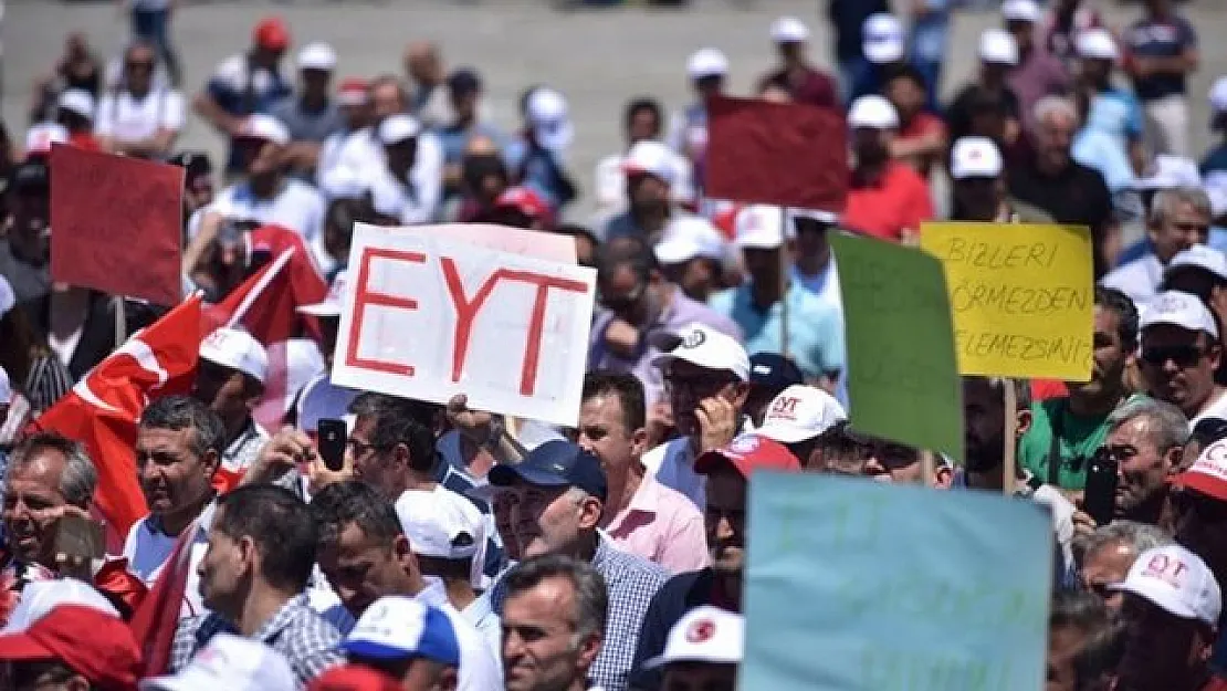 EYT için beklenen müjde resmen geldi! AK Partili Hamza Dağ canlı yayında açıkladı: İşte yeni düzenleme