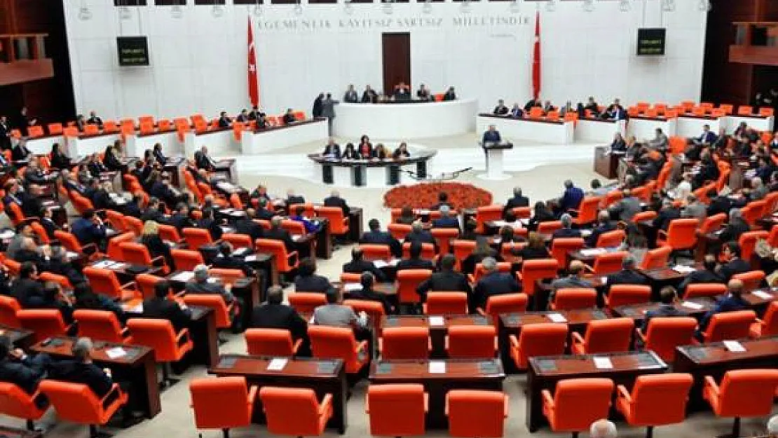 EYT Son Yeni Gelişme Var Mı? Emeklilikte Yaşa Takılanlara Kötü Haber! Yasa AK PArti ve MHP Tarafından Reddedildi!