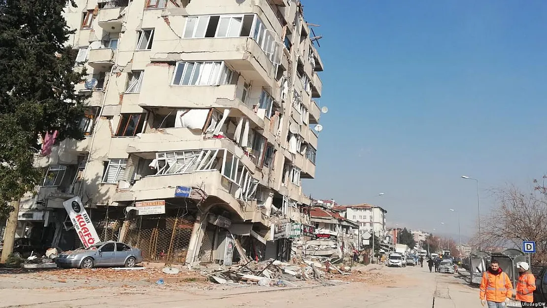 Fay hattı üstünde bulunan şehir için düğmeye basıldı! Belediye çalışmalarıyla başlayan yıkımda vatandaşların tahliyesi yapılıyor!