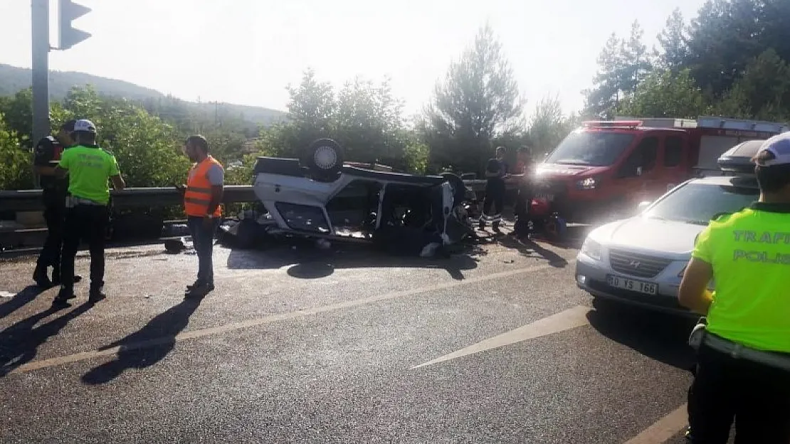 Feci kaza yaşandı: Bayram sabahı acı haber! Korkunç kazada çok sayıda kişi ölü ve yaralandı