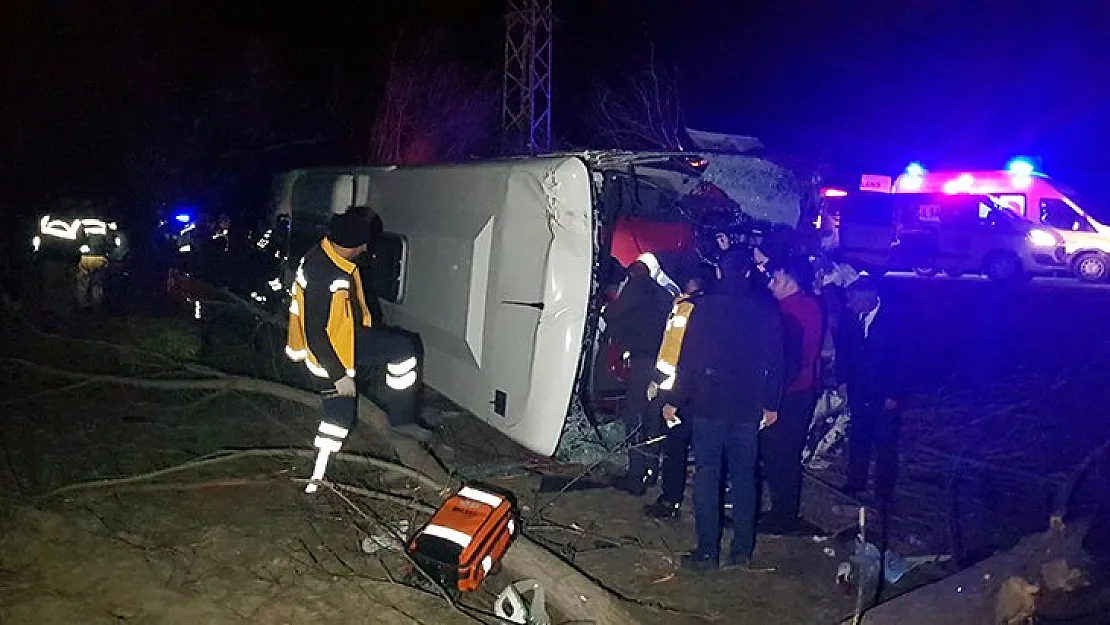 Felaket kaza: Dolu yolcu otobüsü şarampole uçtu! Çok sayıda ölü ve yaralı var!