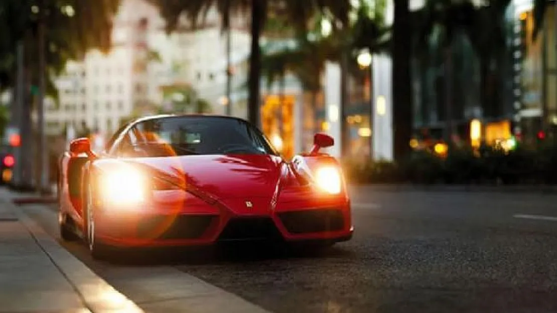 Ferrari'si olanda 1000 TL'lik sosyal yardım başvurusunda bulundu!