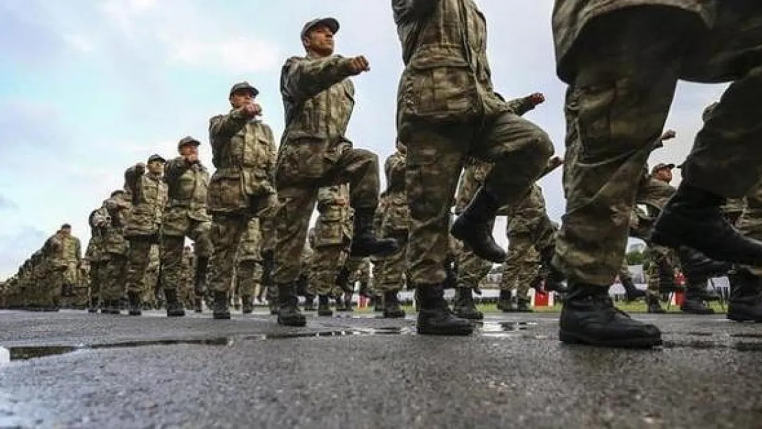 Flaş Açıklama: Suriyeliler Askeri Mi Alınıyor?