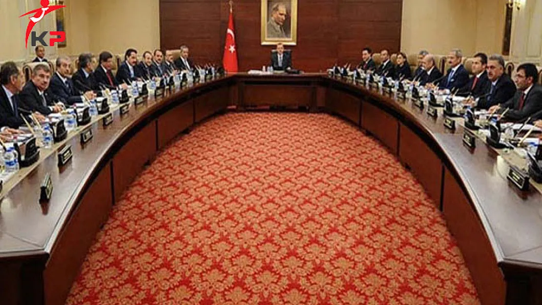 Flaş İddia: Kabinedeki Bir Bakanın Eşinden ByLock Çıktı! Bakan'dan Yanıt Gecikmedi...