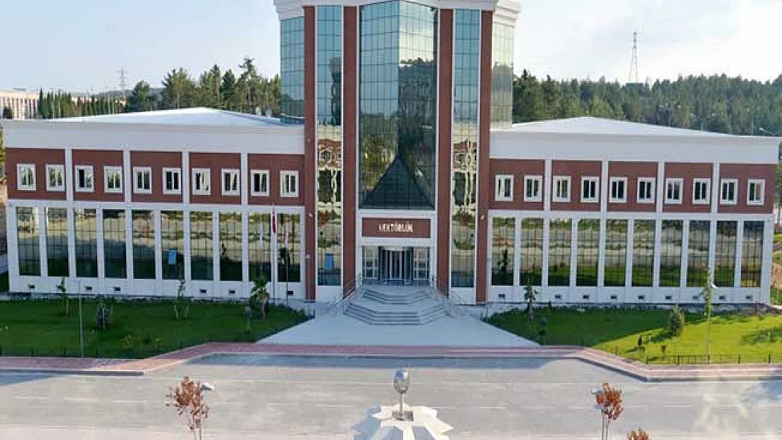Flaş Torpil İddiası: Son Sıradaki Belediye Başkanının Kızı Akademisyen Yapıldı !