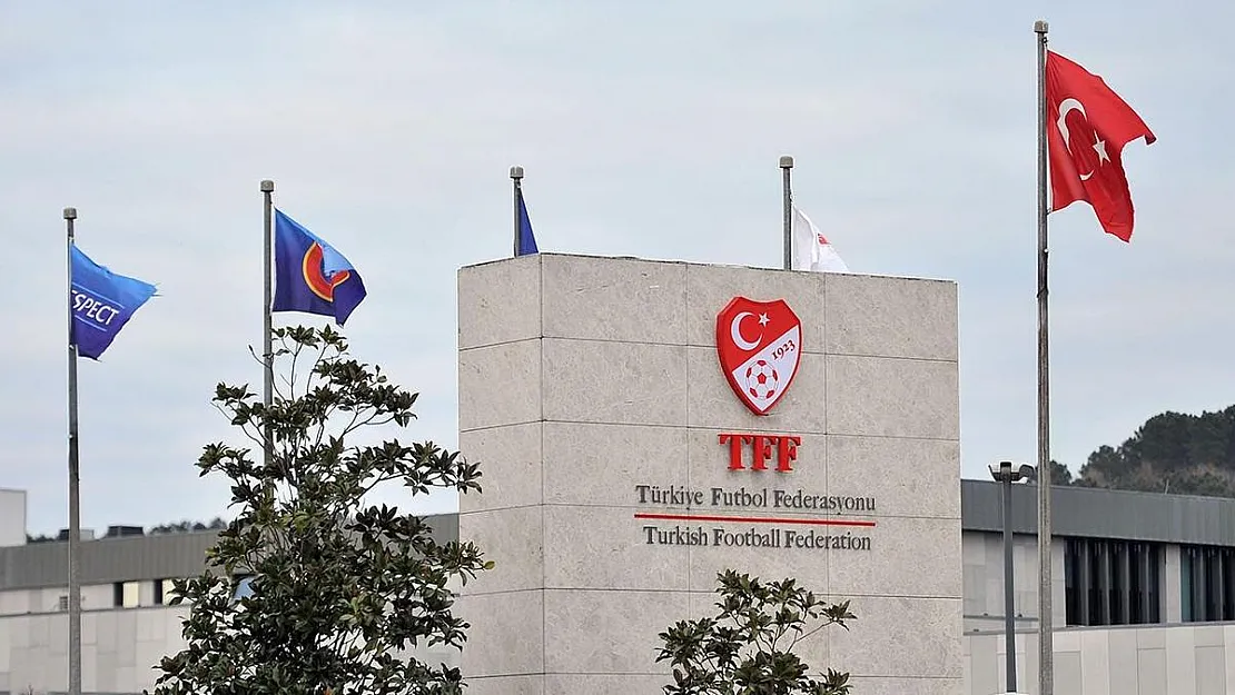 Futbol dünyasında depremin etkisi sürüyor! Takımlar bir bir ligden ayrılma kararı alırken, şimdi de Elazığspor ligden ayrılma kararını açıkladı!