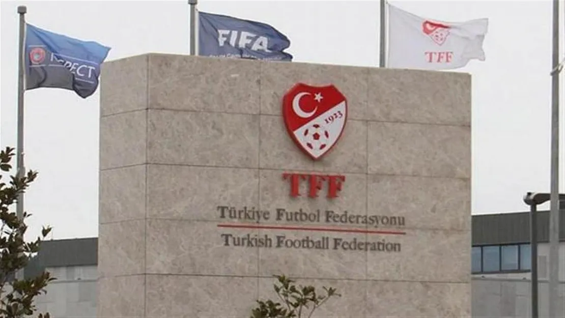 Futbolseverler için yeni açıklama geldi: O yasak kaldırıldı!