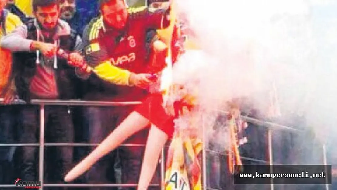 Galatasaray Flamasını Yakan Fenerbahçeli Taraftara 2 Ay Hapis