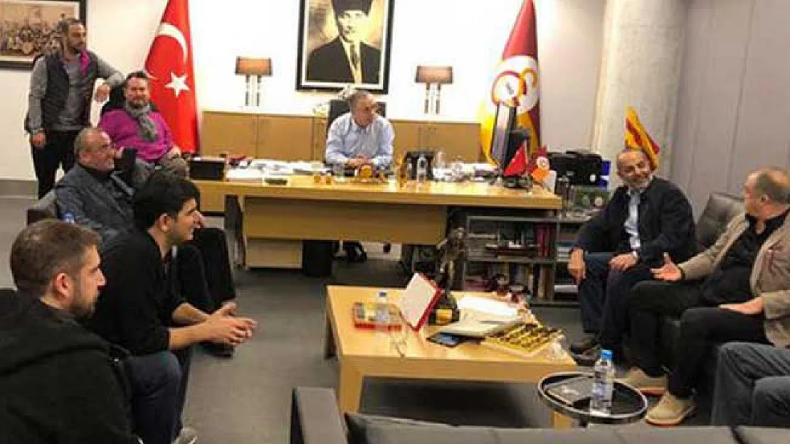 Galatasaray Yönetiminden Gece Yarısı Sürpriz Transfer Paylaşımı