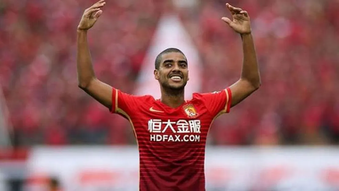 Galatasaray'ın transfer etmek istediği Brezilyalı futbolcu Alan 5 milyon euro istiyor