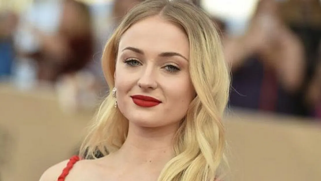 Game of Thrones'in Sansa'sı Sophie Turner ilk defa hamilelik pozlarını paylaştı!