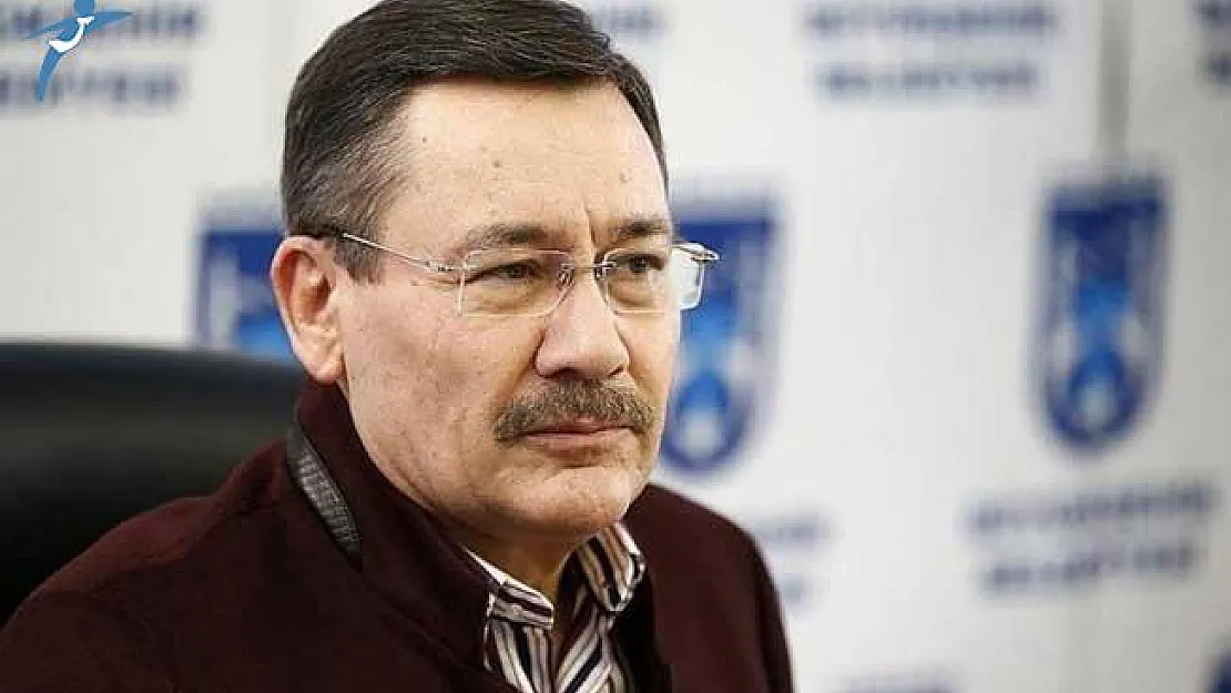 Gazetecilerden Melih Gökçek'e Soru: MHP'den Aday Mısınız?
