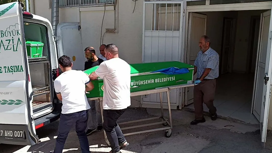 Gaziantep'te Cinayet: Erkek Arkadaşını Bıçaklayarak Öldürdü