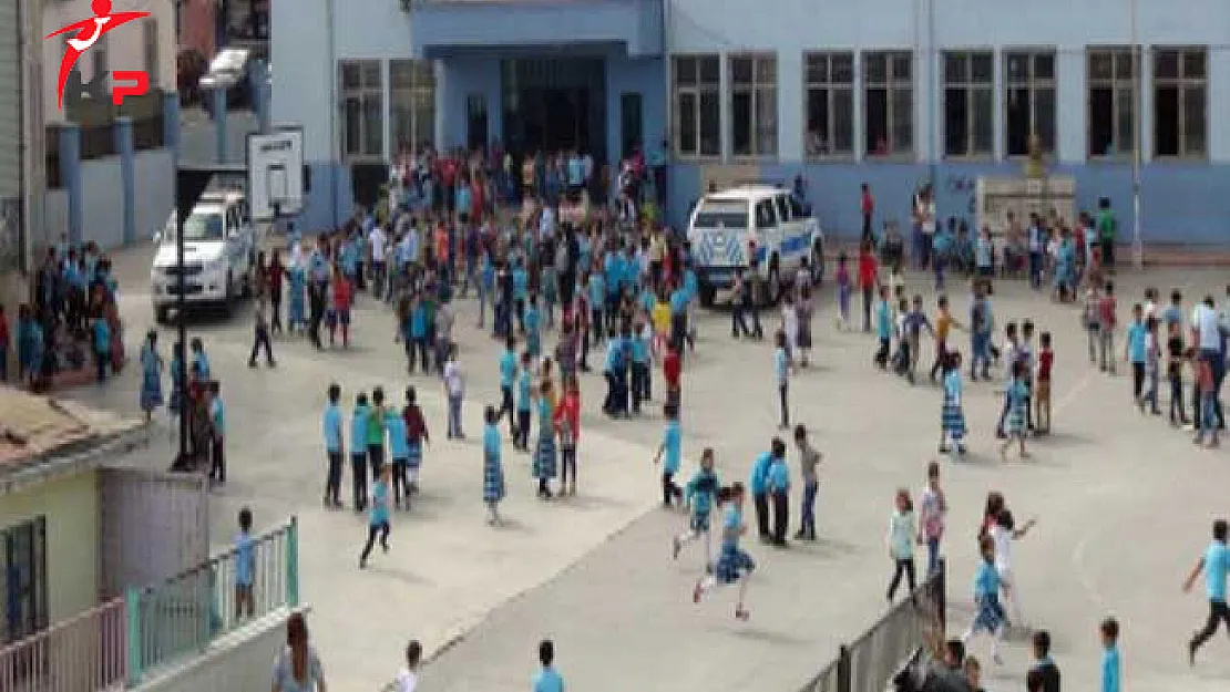 Gaziantep'te İlkokul Birinci Sınıf Öğrencisinin Çantasında Tabanca Bulundu
