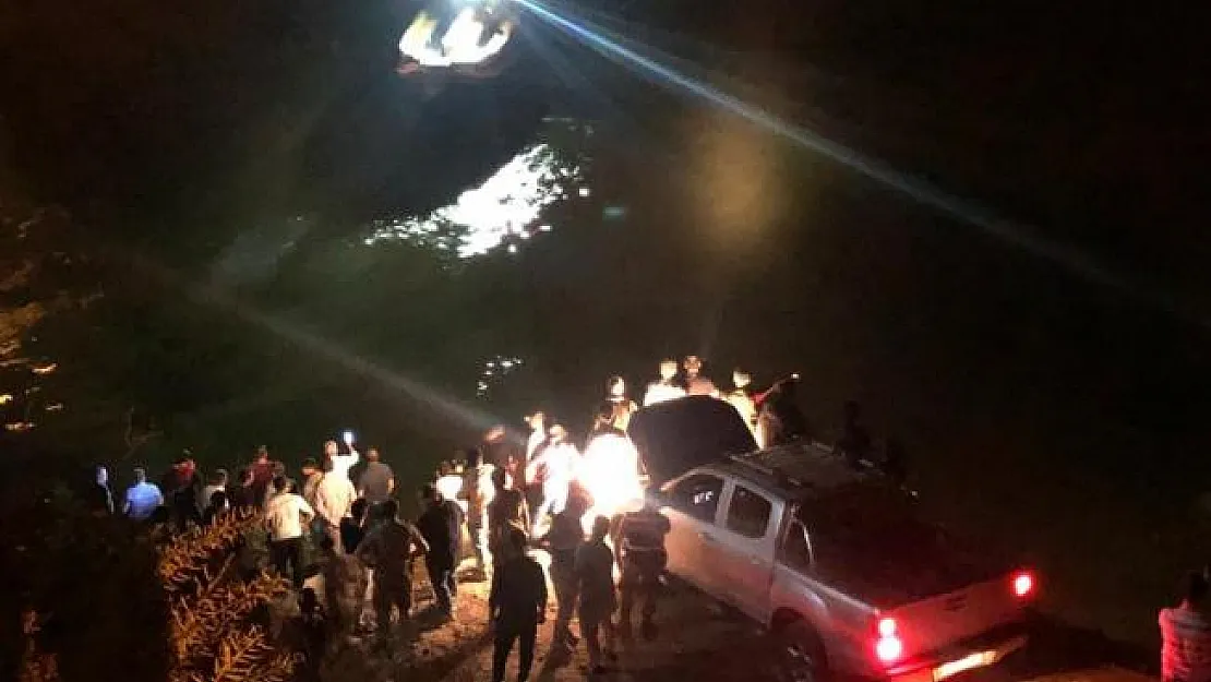 Gece yarısı Erzincan'da korkunç kaza! Çok sayıda ölü ve yaralı var