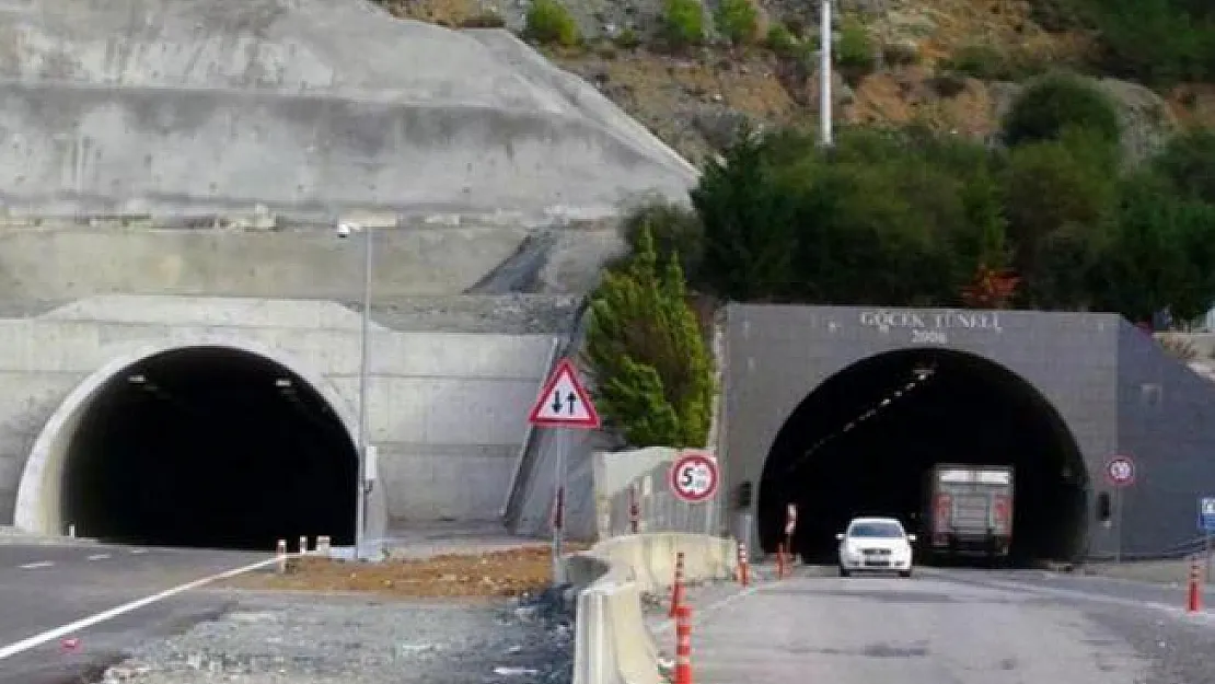 Geçiş ücretlerine zam geldi! Vatandaş yolunu değiştirdi