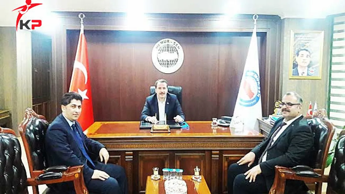 Gelir Uzmanları Ve Defterdarlık Uzmanlarından Memur Sen Genel Başkanı Ali Yalçın Ve Büro Memur Sen Genel Başkanı Vecdi Yanbaz'a Anlamlı Ziyaret