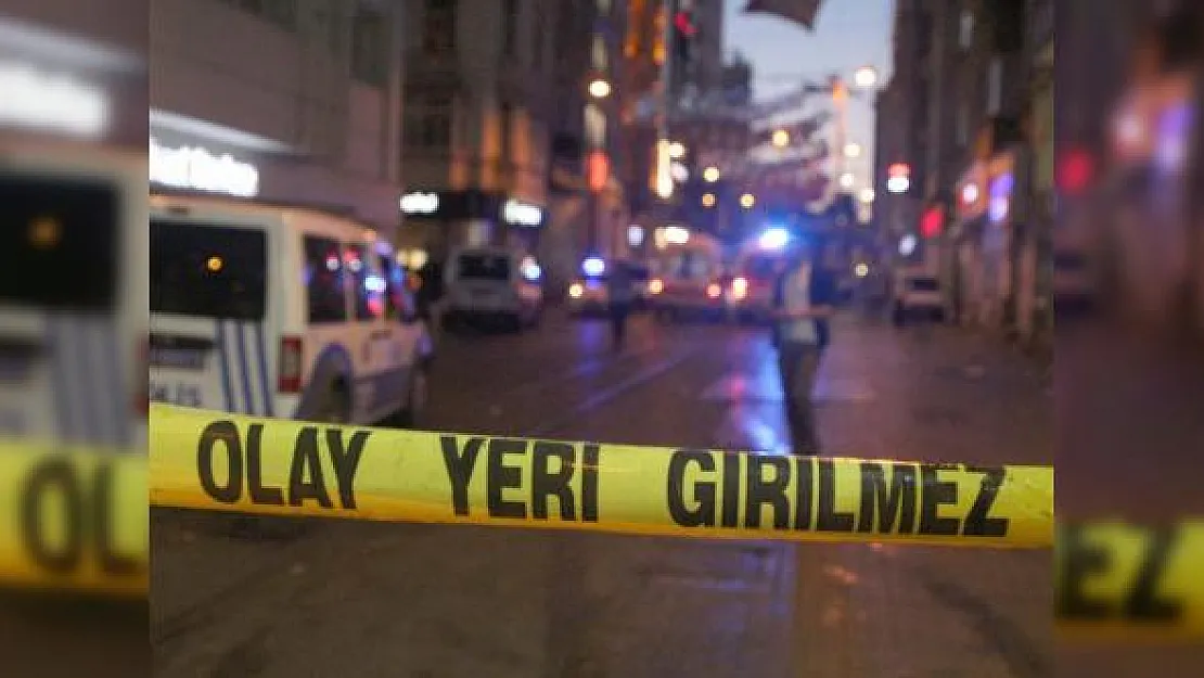 Genç Kadına Kendisine Para Vermediği İçin İnşaat Demiri İle Saldırdı