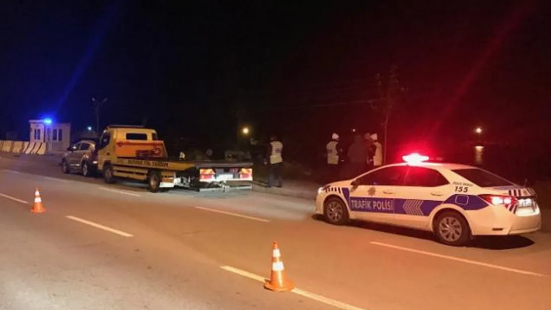 Giresun'da durdurulmak istenen araç polislere çarptı- 1 polis şehit oldu