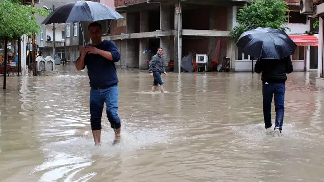 Hafta Sonu Planı Yapanlar Dikkat! AFAD, Meteoroloji Tek Tek Uyardı! 6 İlde Sel Alarmı Verildi!