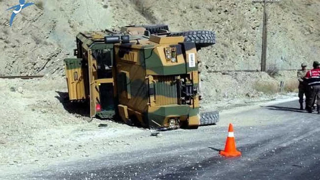 Hakkari Yüksekova'da Askeri Araç Devrildi! Şehit Haberi Geldi