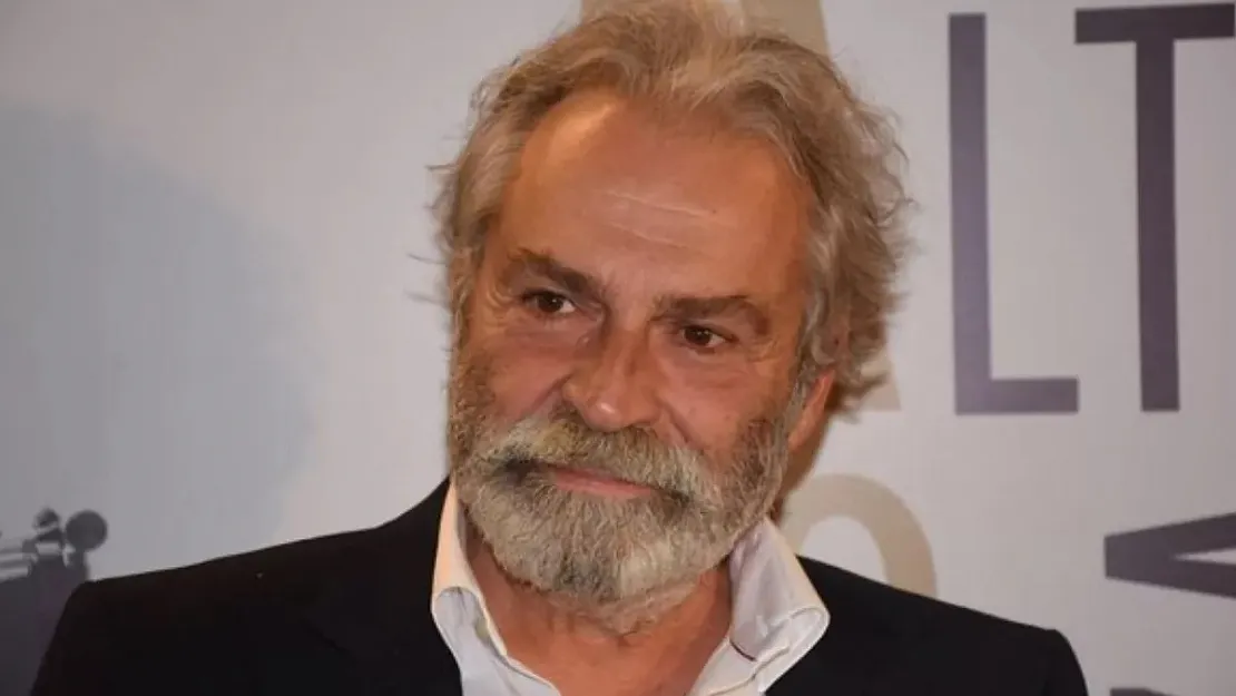 Haluk Bilginer sevenlerini korkuttu! Oyun sırasında tansiyonu düşen usta ismin, sağlık durumunun iyi olduğu açıklandı!