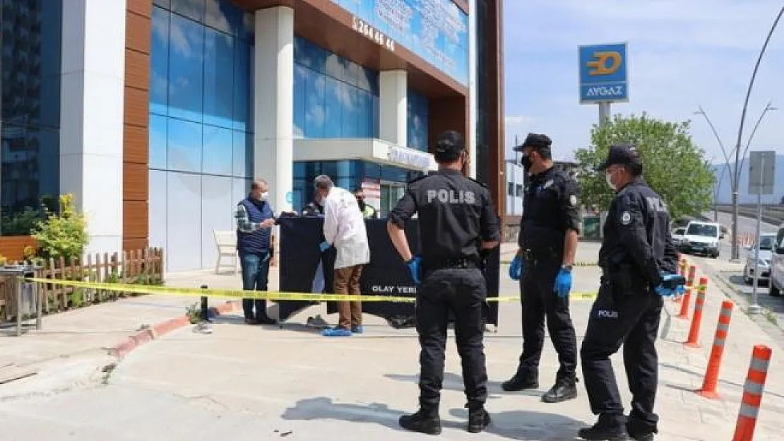 Hastanenin 9. Katından düşen sağlık çalışanı hayatını kaybetti!