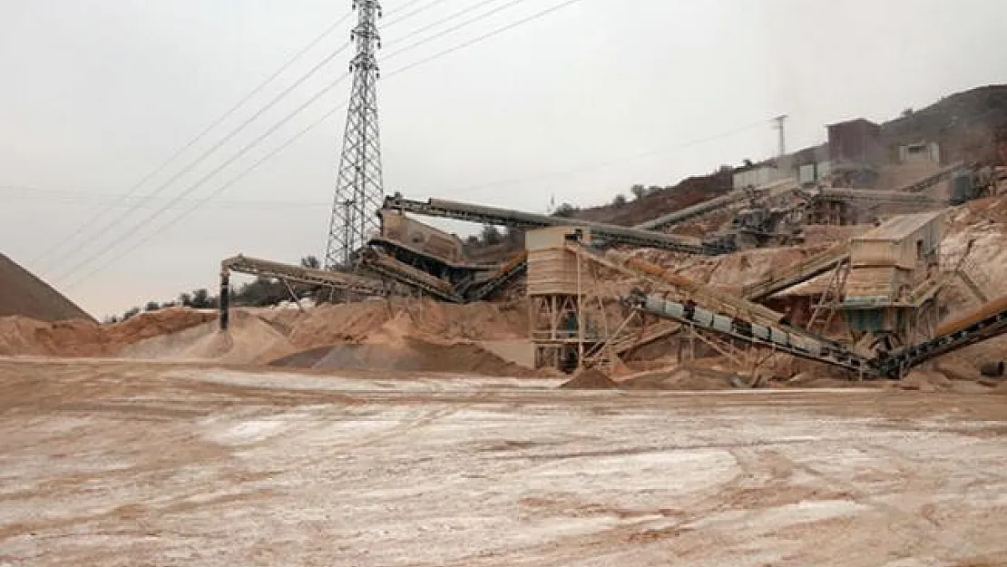 Hazır betonla dayanıklılıkları arttırılmış! Deprem bölgesinde inşaatlar durduruldu