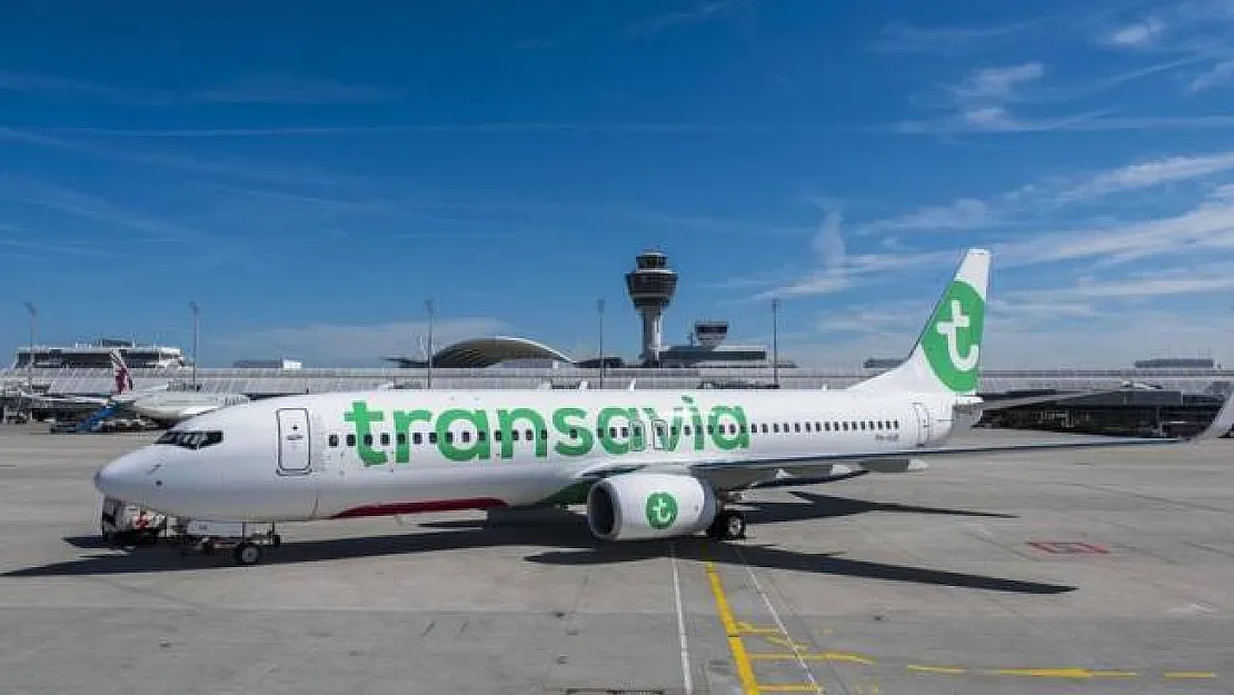 Hollanda havayolları Transavia 'Osuruk' yüzünden acil iniş yaptı