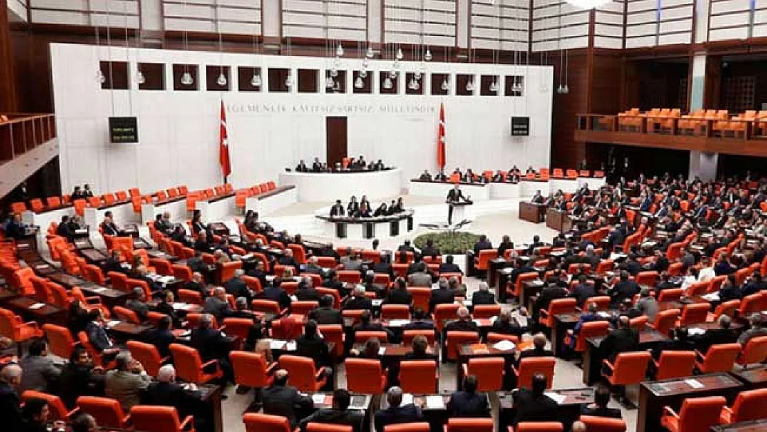 Hükümet Erken Seçim Öncesinde EYT ve Bedelli Askerlik Konusunda Adım Atmalıdır