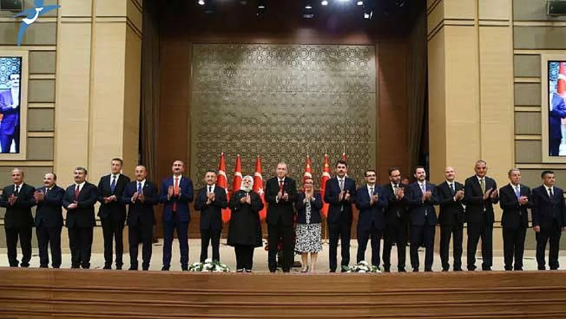 Hükümetin Kabinede Revizyon Yapacağı İddia Edildi!