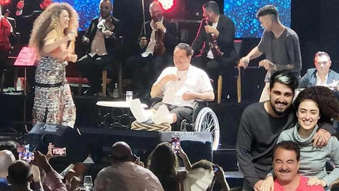 İbrahim Tatlıses'in Geçirdiği Trafik Kazası, İki Kardeşin Barışmasına Vesile Oldu: Dilan İle İdo Yıllar Süren Küslüğü Babasının Sahnesinde Bitirdi!