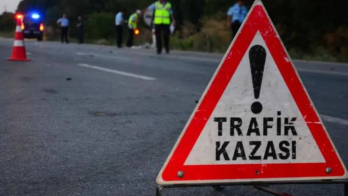 İETT şoförü seyir halindeyken kalp krizi geçirdi: Çok sayıda araca çarptı!