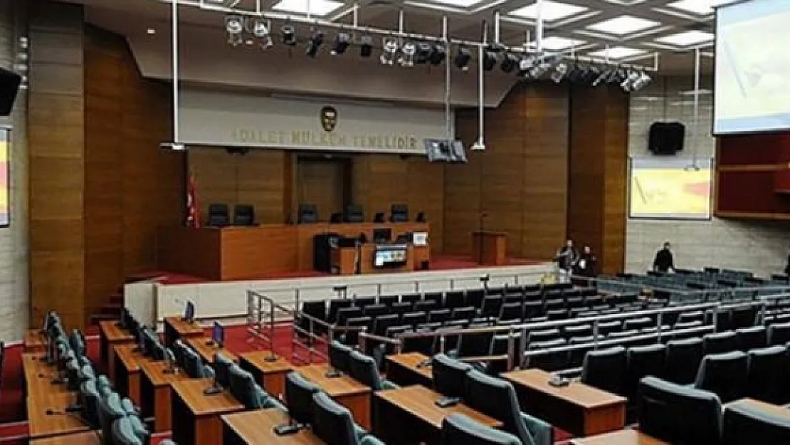 İhraç Edilen Eski Polise 12 Yıl Hapis Cezası Verildi