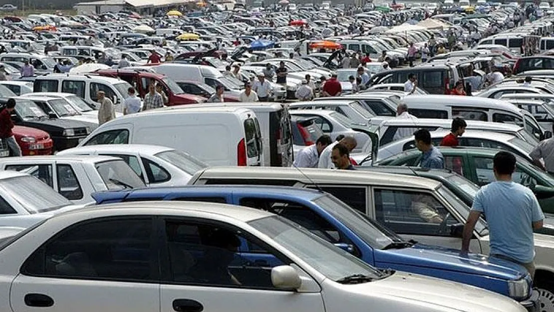 İkinci El Araba Alacaklar Dikkat! Uzman İsimden Açıklama Geldi: Evlerin Garajlarındaki Arabalar Pazara Çıktı, Fiyatlar Düştü!