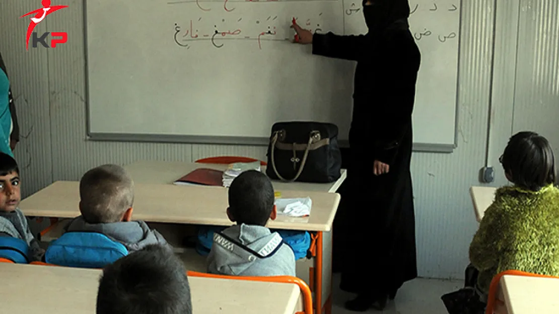 İlk Etapta Suriyeli Öğretmenler Türk Vatandaşlığına Alınacak